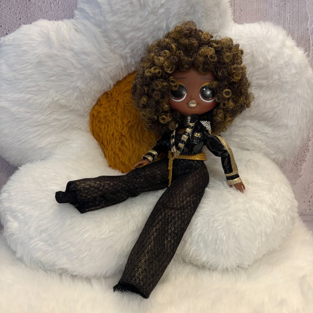 LOL Surprise OMG Royal Bee Fashion Doll 1 Series 580522 (SKU: 315TO)